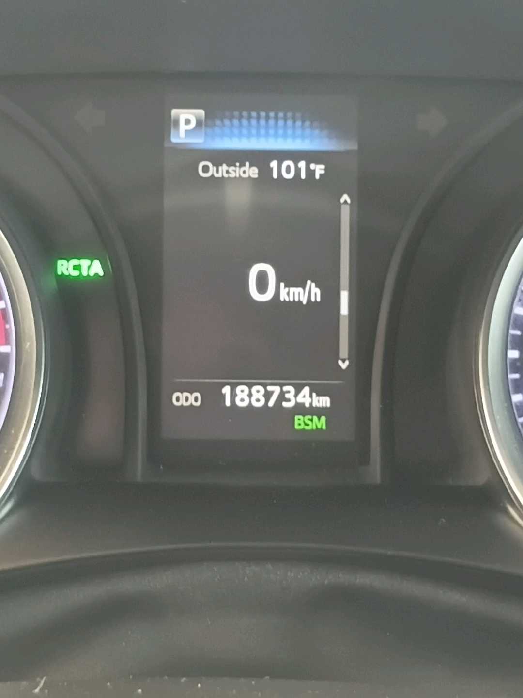 Car Image 2018 TOYOTA CAMRY SE
