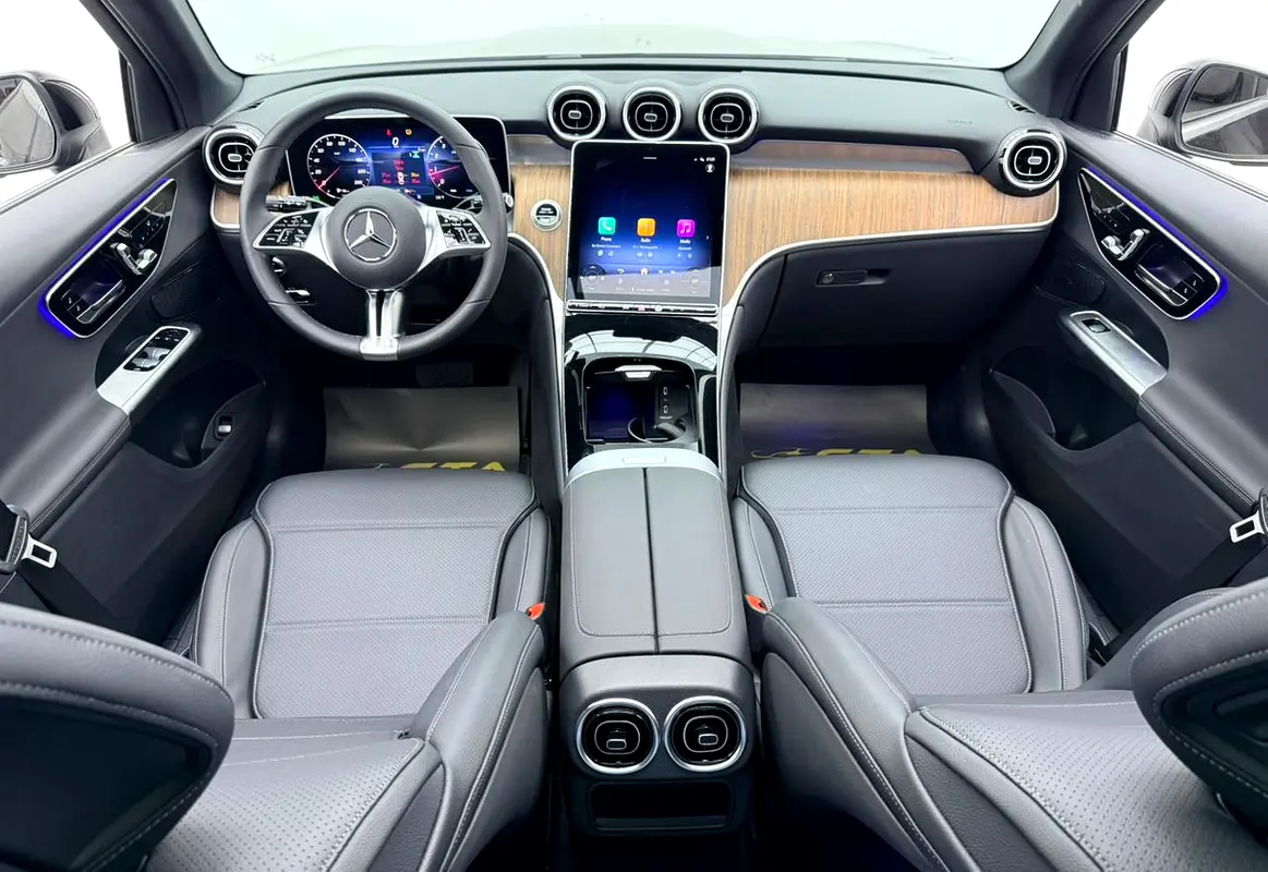 Car Image 2025 MERCEDES GLC CLASS 