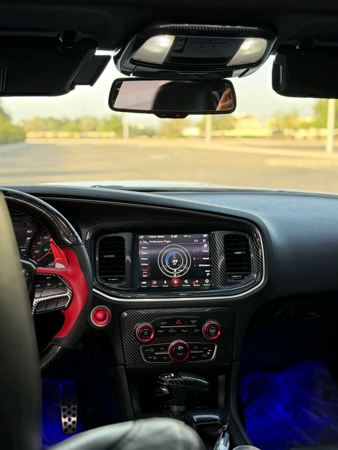Car Image 2018 DODGE CHARGER SXT