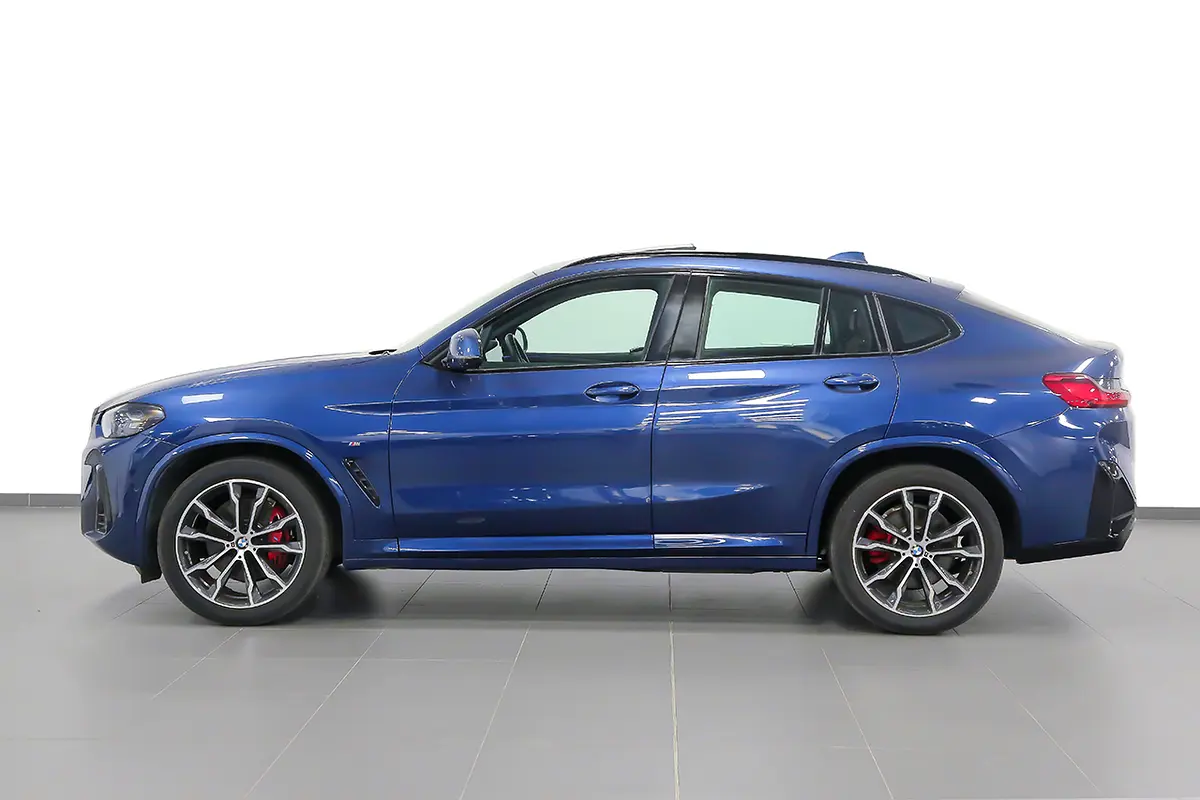 Car Image 2024 BMW X4 30