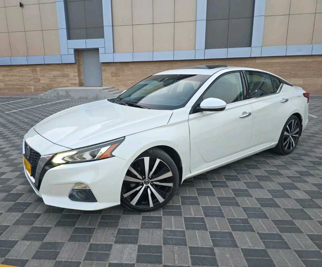 Car Image 2020 NISSAN ALTIMA SL