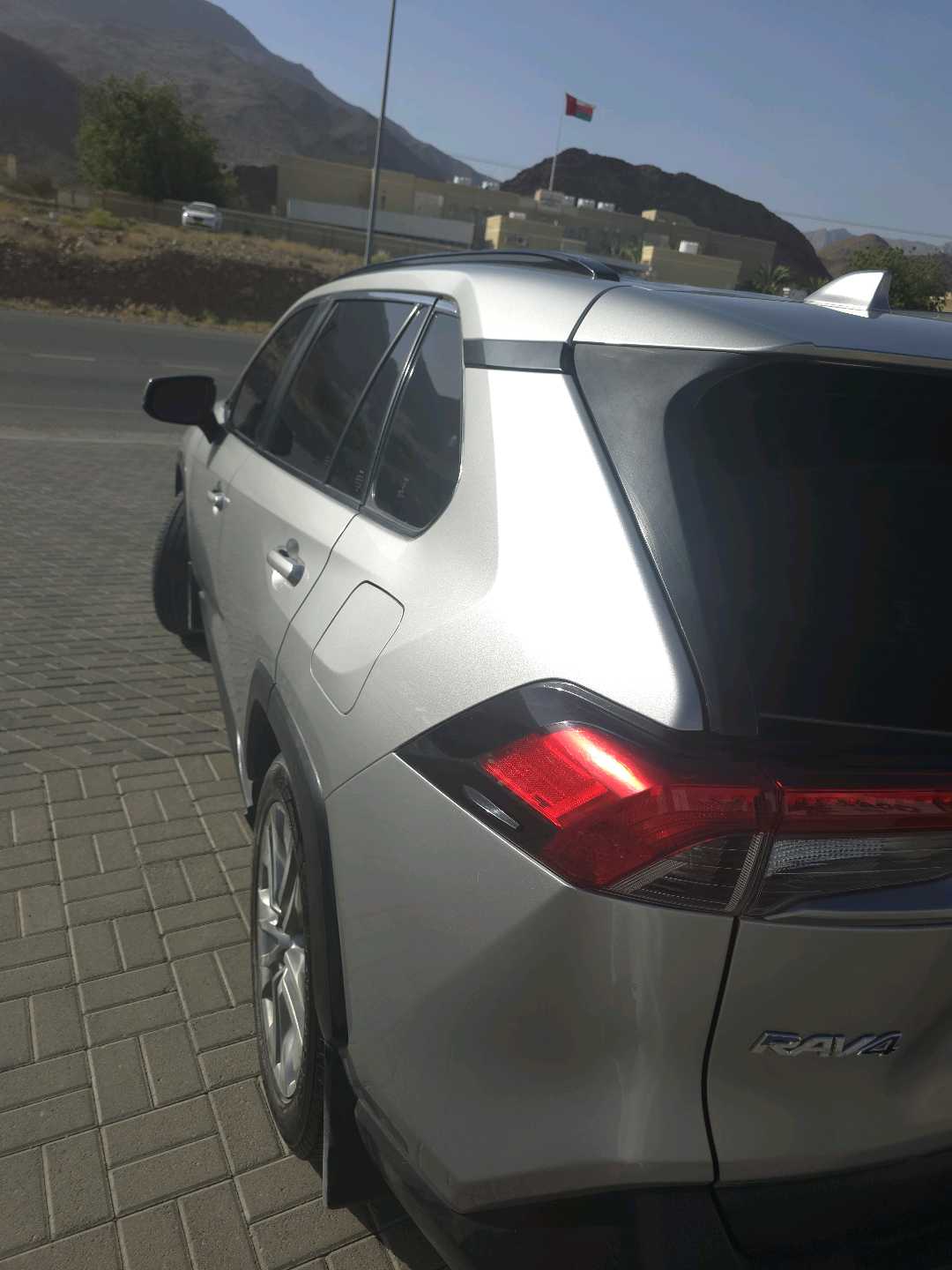 Car Image 2019 TOYOTA RAV4 LE