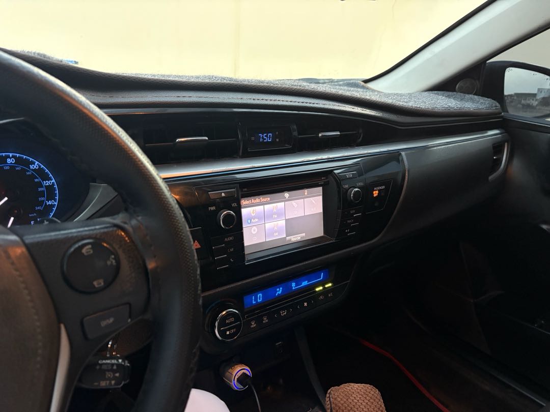 Car Image 2014 TOYOTA COROLLA S