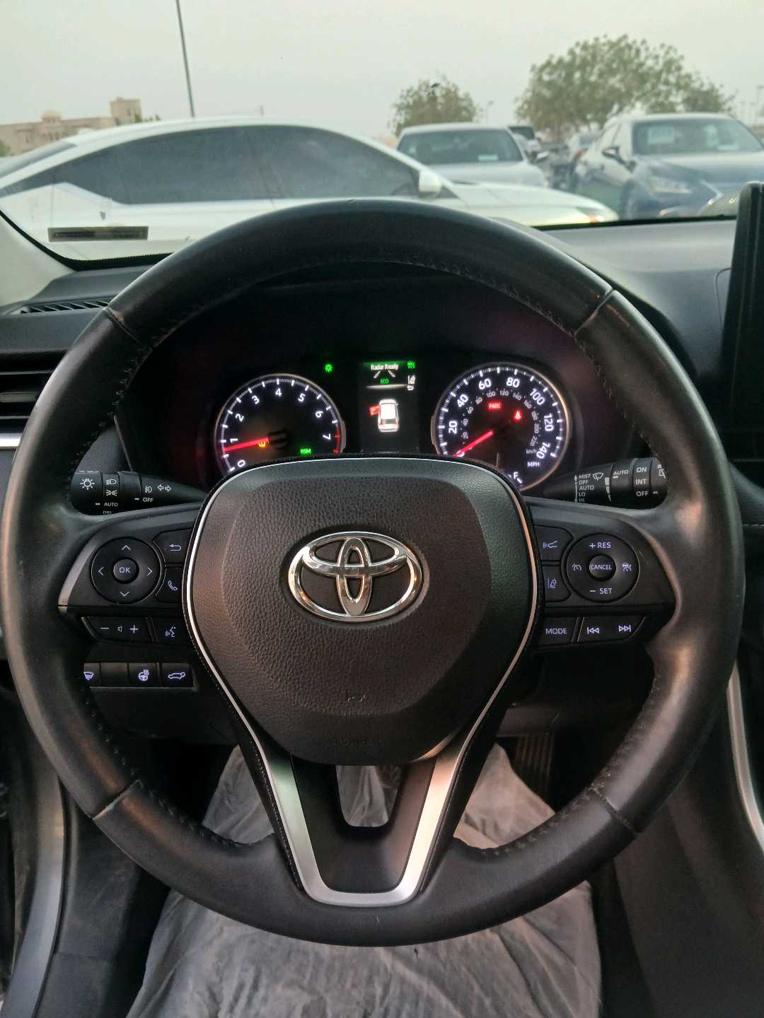 Car Image 2019 TOYOTA RAV4 XLE