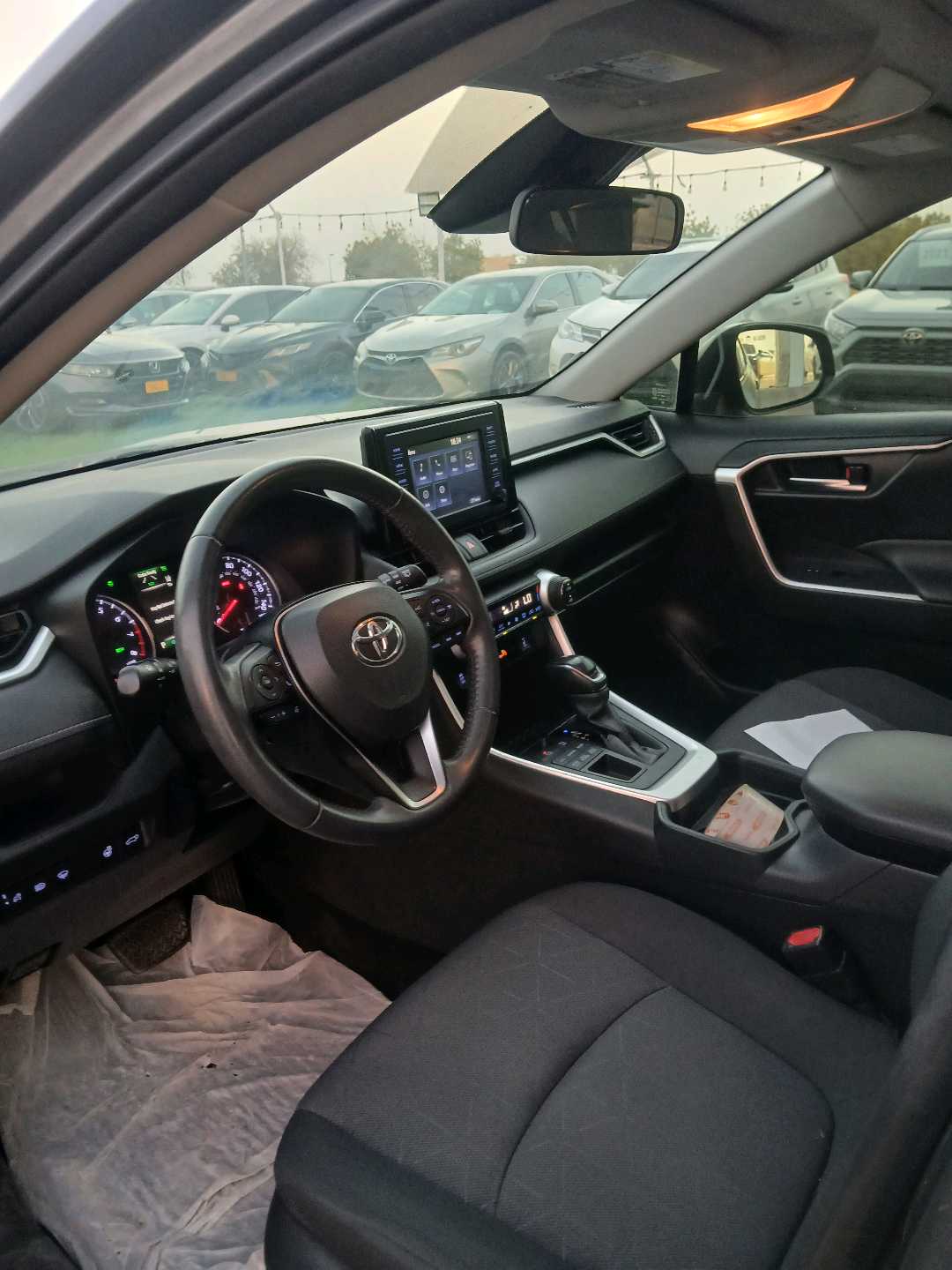 Car Image 2019 TOYOTA RAV4 XLE