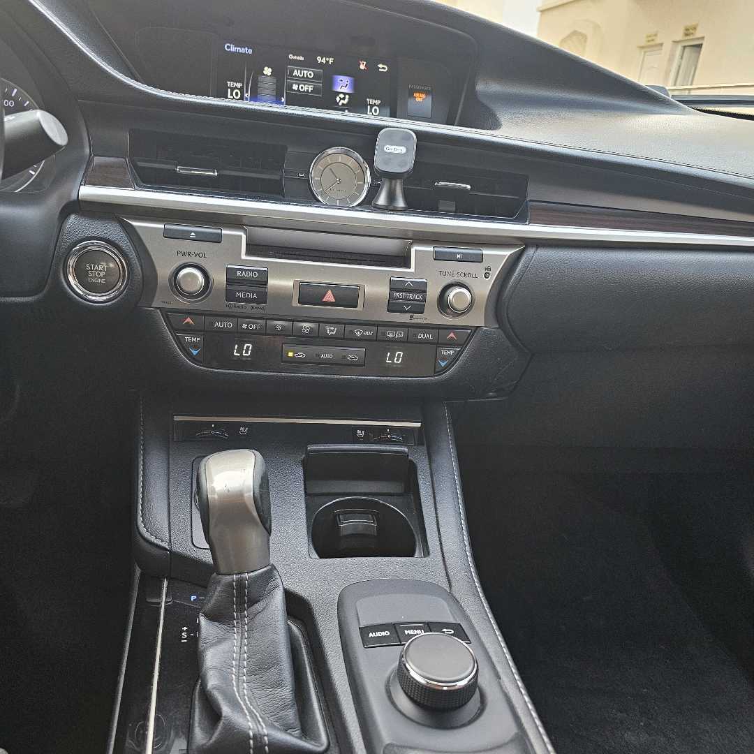 Car Image 2016 LEXUS ES 350