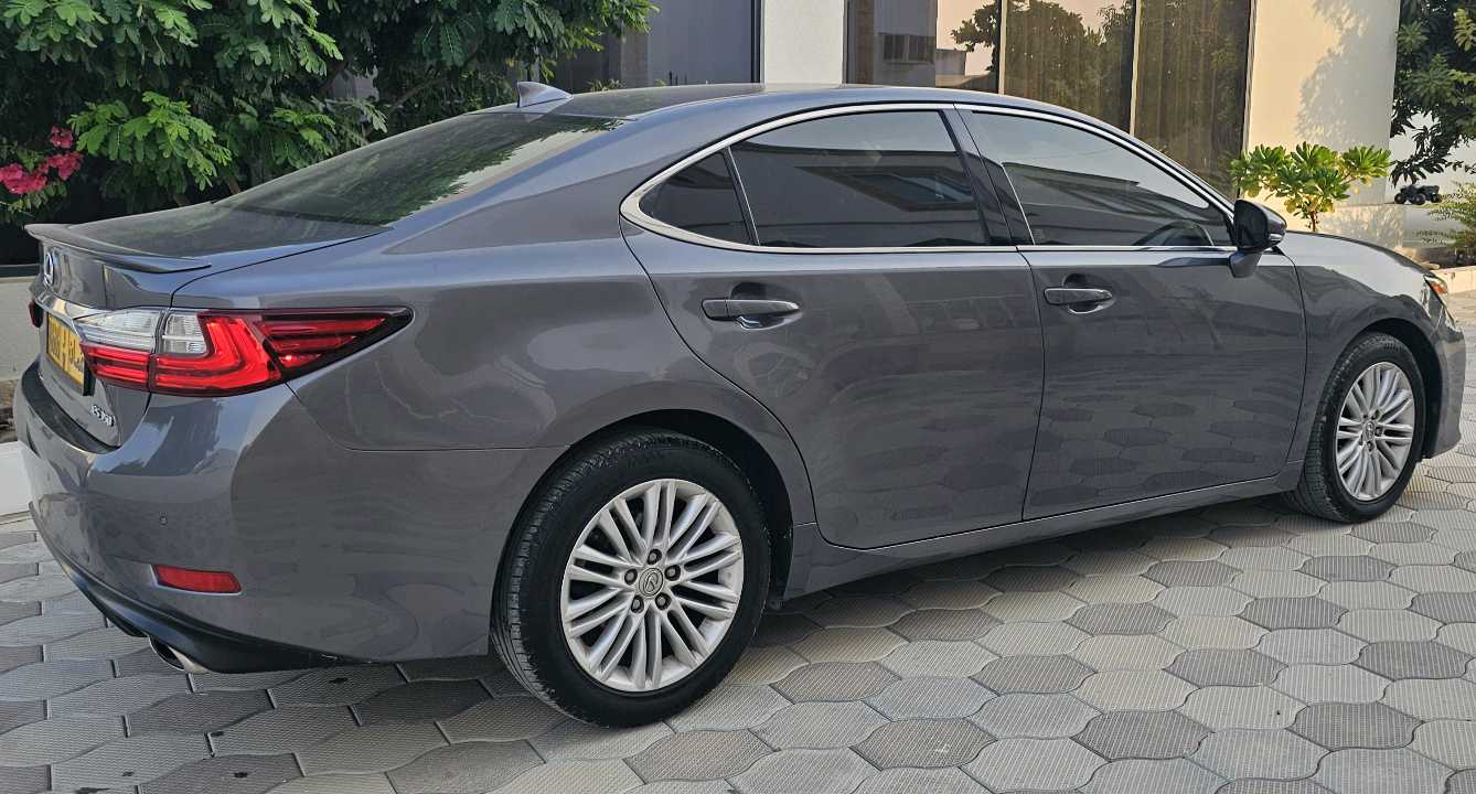 Car Image 2016 LEXUS ES 350