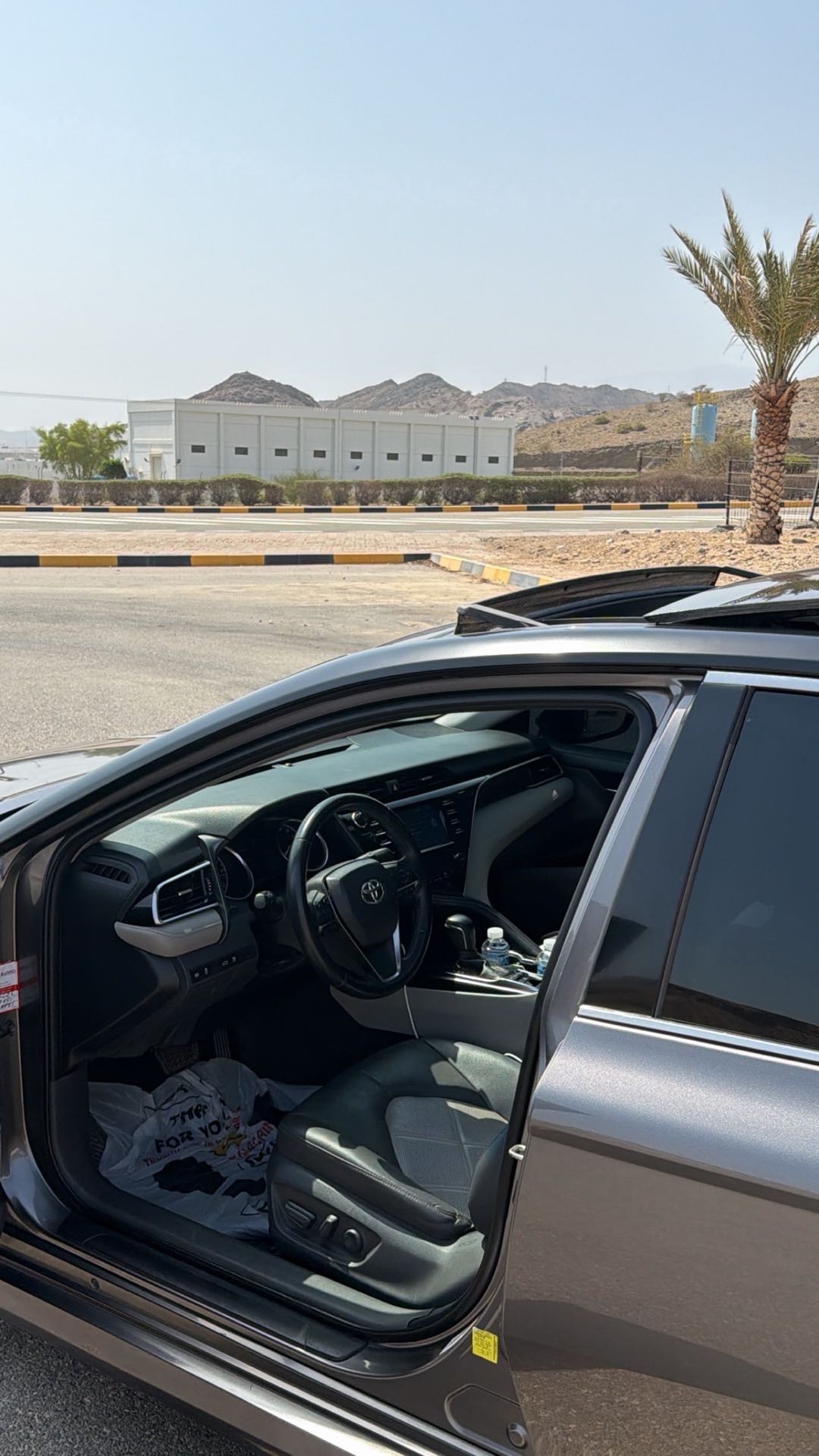 Car Image 2018 TOYOTA CAMRY XLE