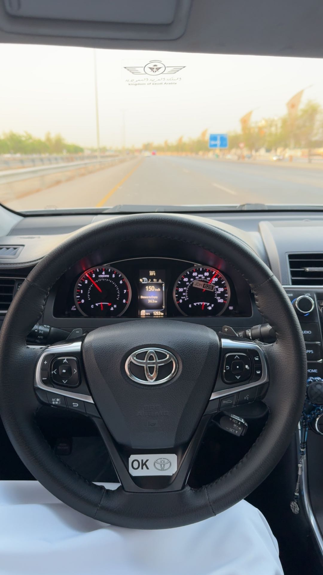 Car Image 2015 TOYOTA CAMRY XSE