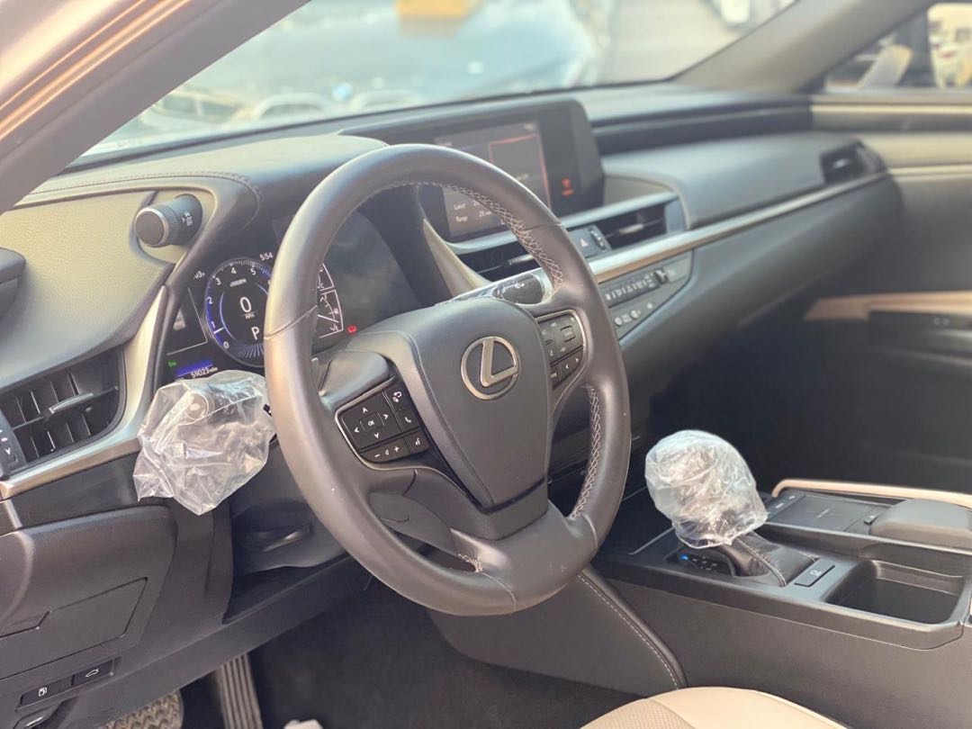 Car Image 2020 LEXUS ES 350