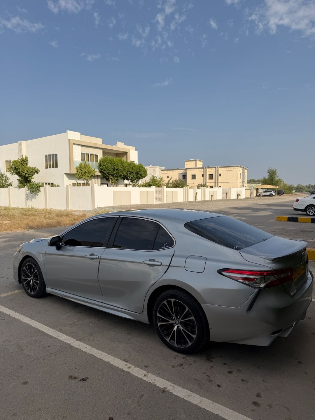 Car Image 2018 TOYOTA CAMRY SE