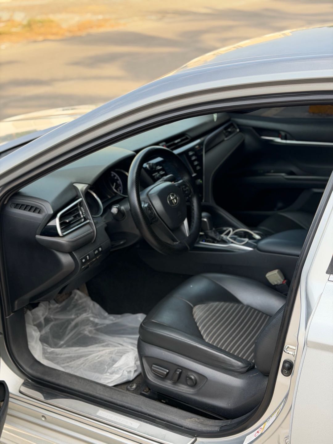 Car Image 2018 TOYOTA CAMRY SE