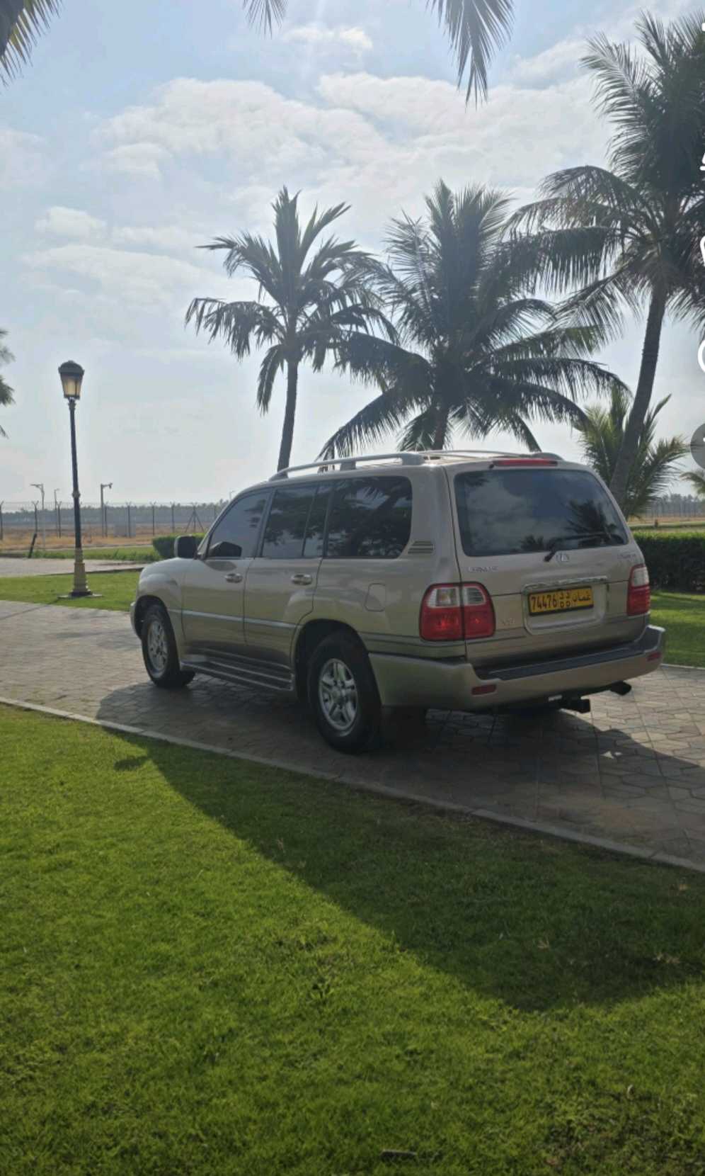 Car Image 1998 LEXUS LX 470
