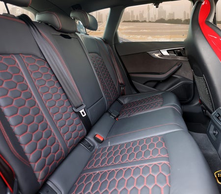 AUDI S4 2025