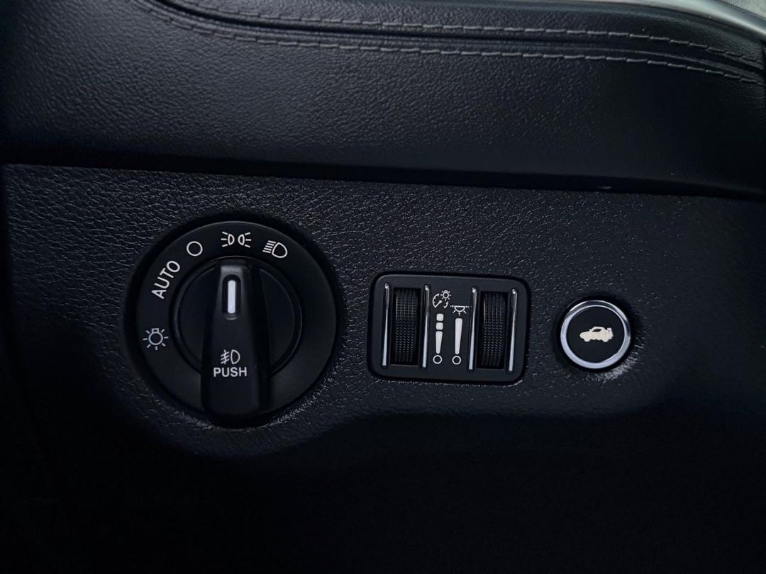 Car Image 2019 DODGE CHARGER GT