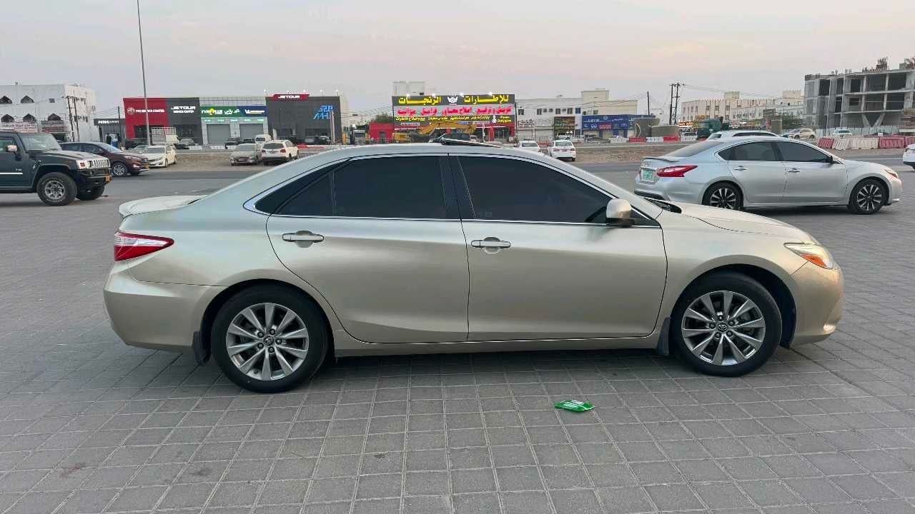 Car Image 2017 TOYOTA CAMRY XLE