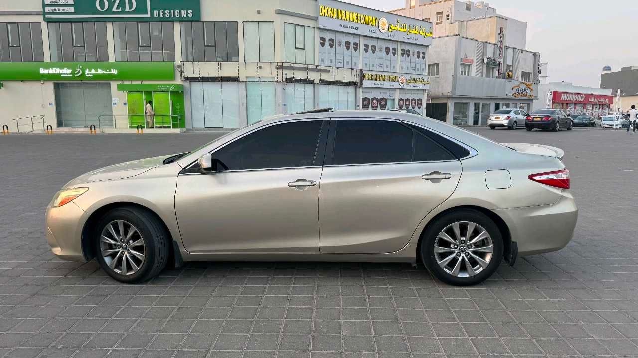 Car Image 2017 TOYOTA CAMRY XLE