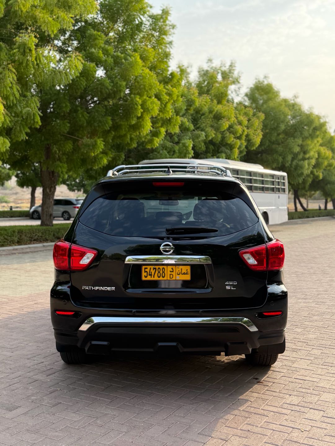 Car Image 2018 NISSAN PATHFINDER SL