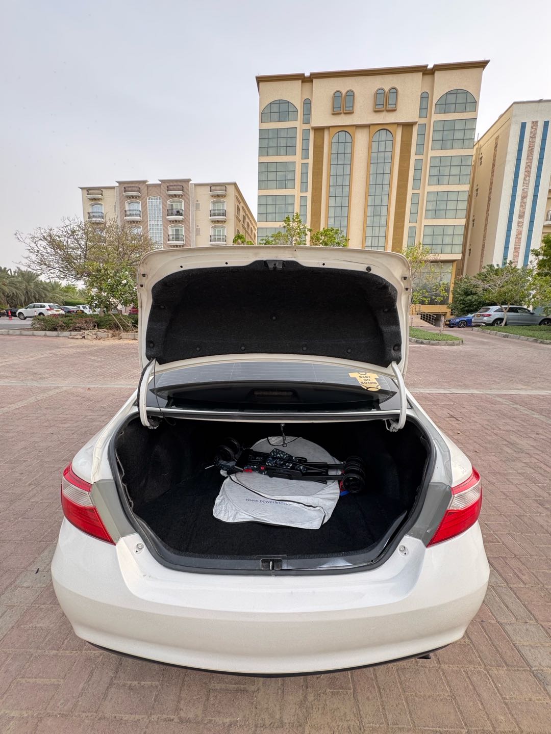 Car Image 2017 TOYOTA CAMRY LE