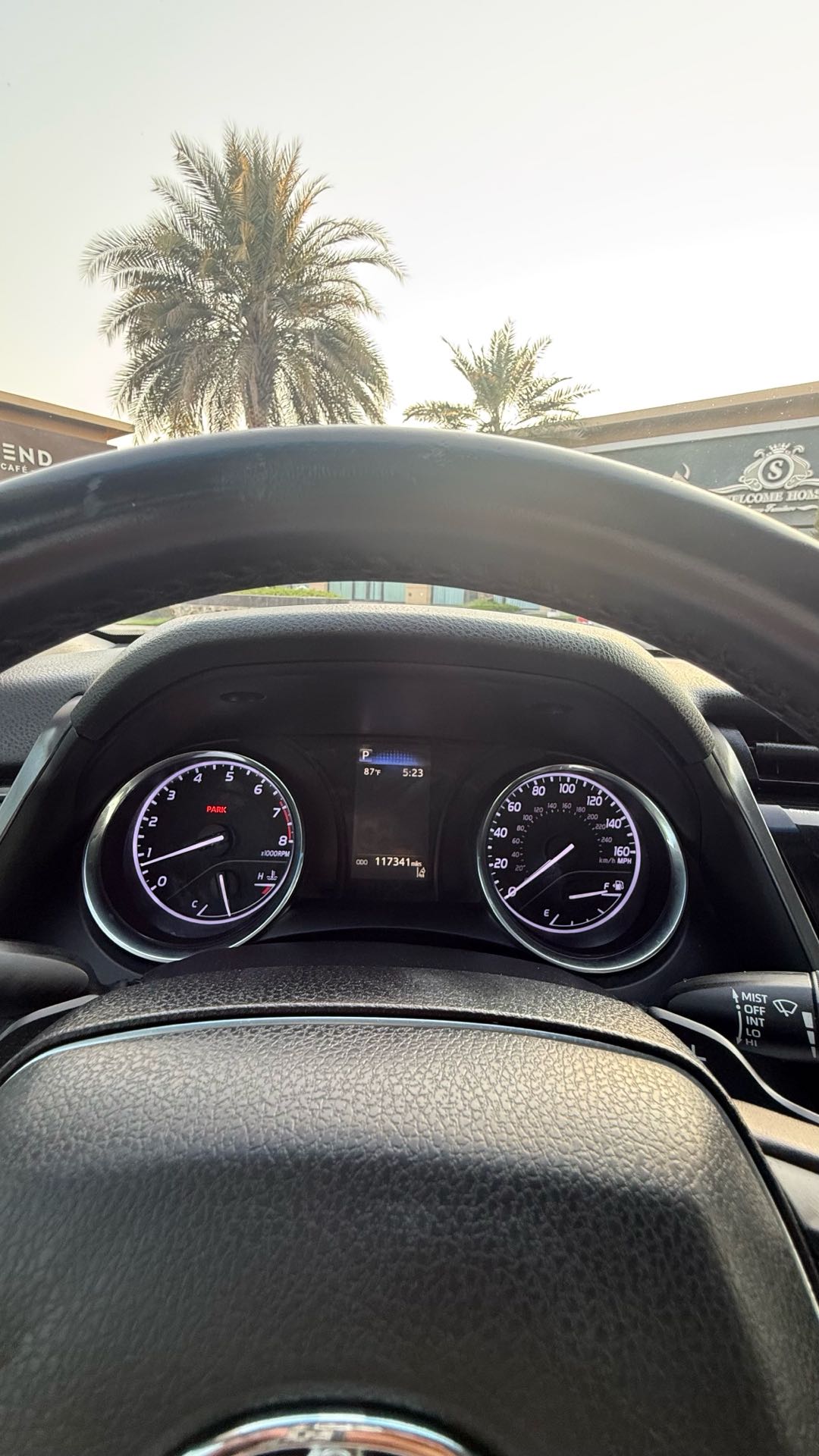 Car Image 2019 TOYOTA CAMRY SE