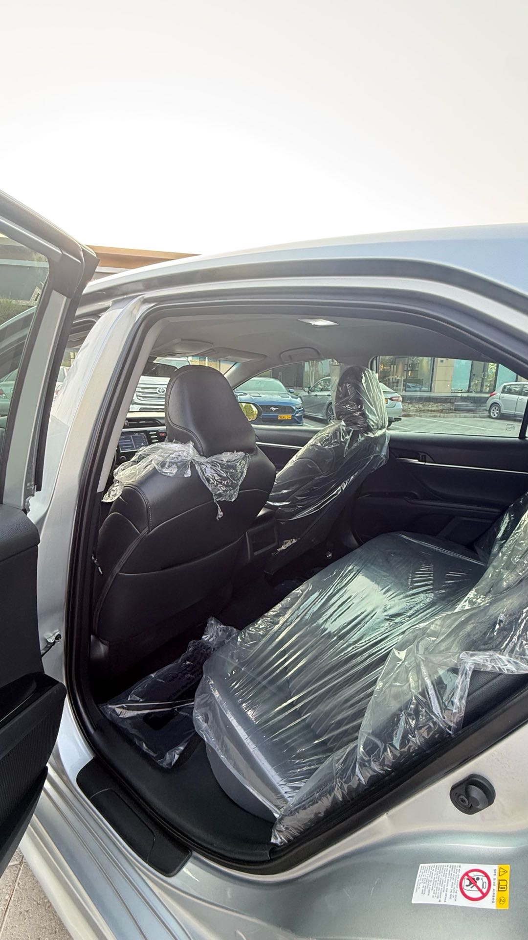 Car Image 2019 TOYOTA CAMRY SE