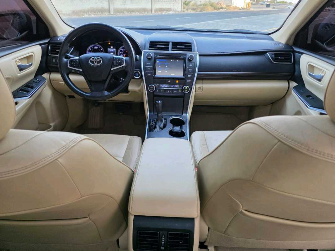 Car Image 2016 TOYOTA CAMRY XLE
