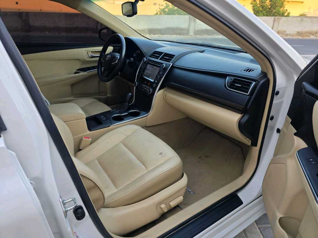 Car Image 2016 TOYOTA CAMRY XLE