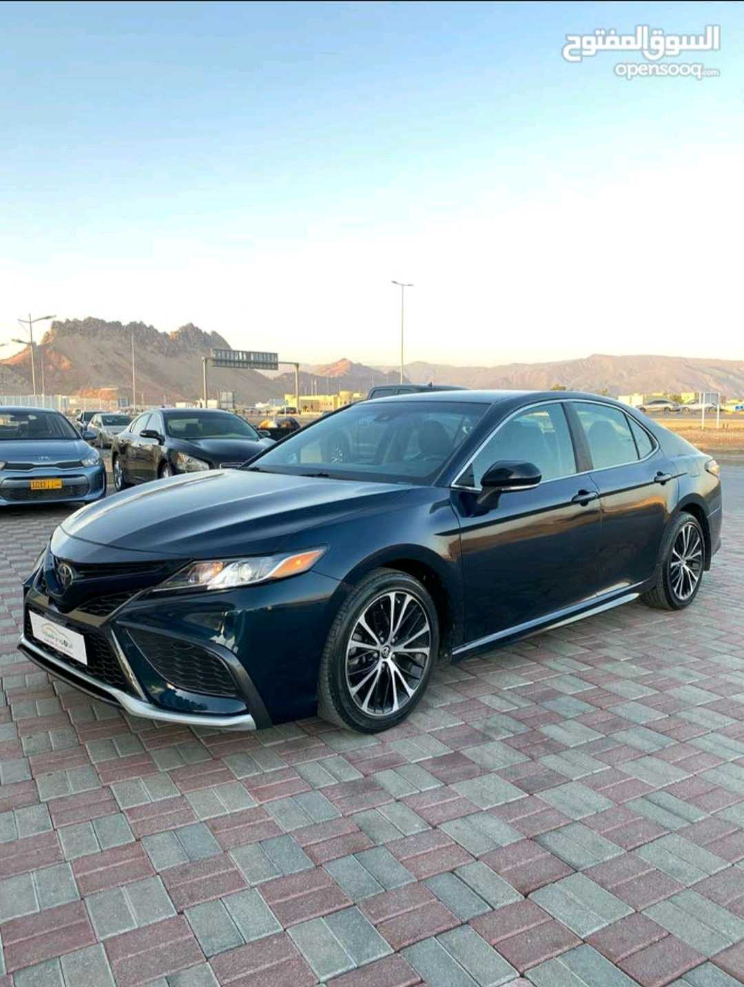 Car Image 2019 TOYOTA CAMRY SE