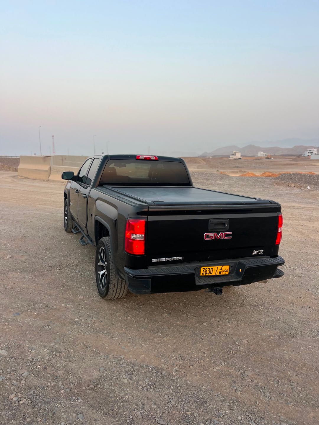 Car Image 2018 GMC SIERRA SLE