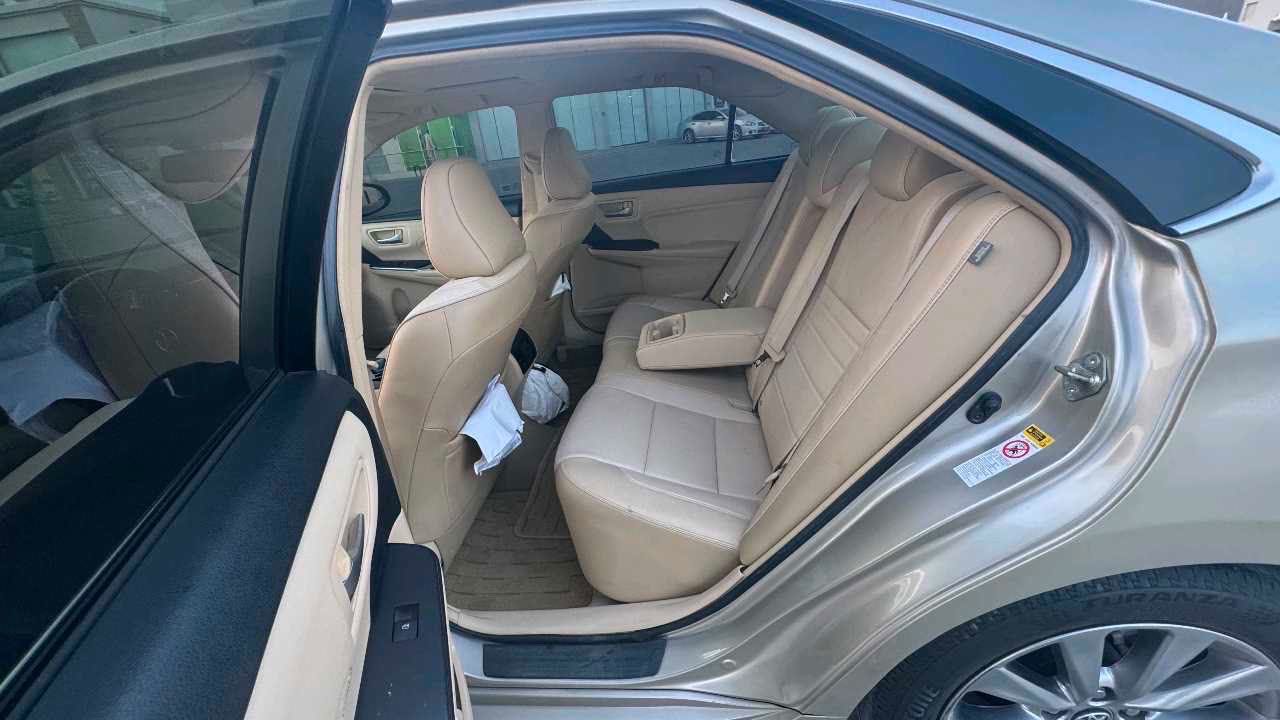 Car Image 2017 TOYOTA CAMRY XLE