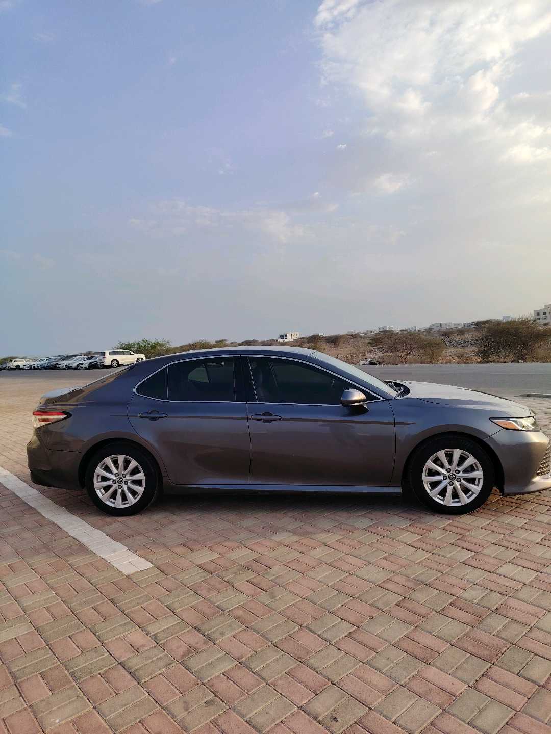 Car Image 2018 TOYOTA CAMRY LE