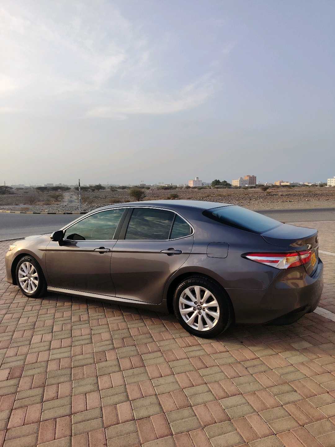 Car Image 2018 TOYOTA CAMRY LE