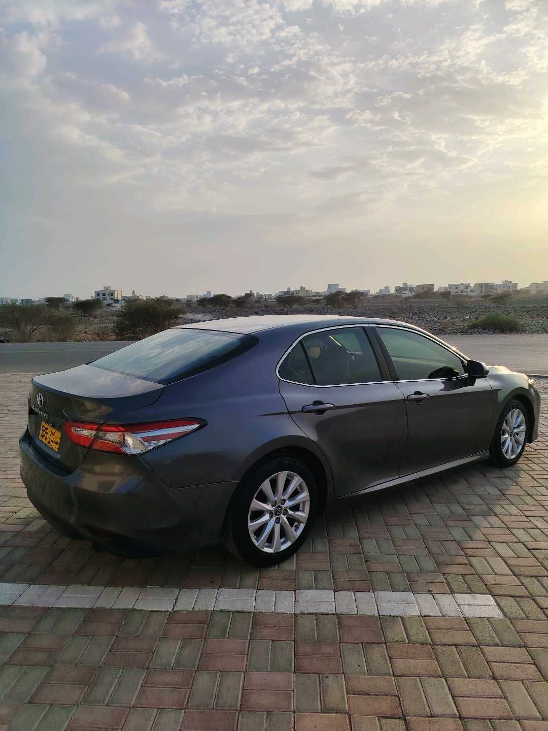 Car Image 2018 TOYOTA CAMRY LE