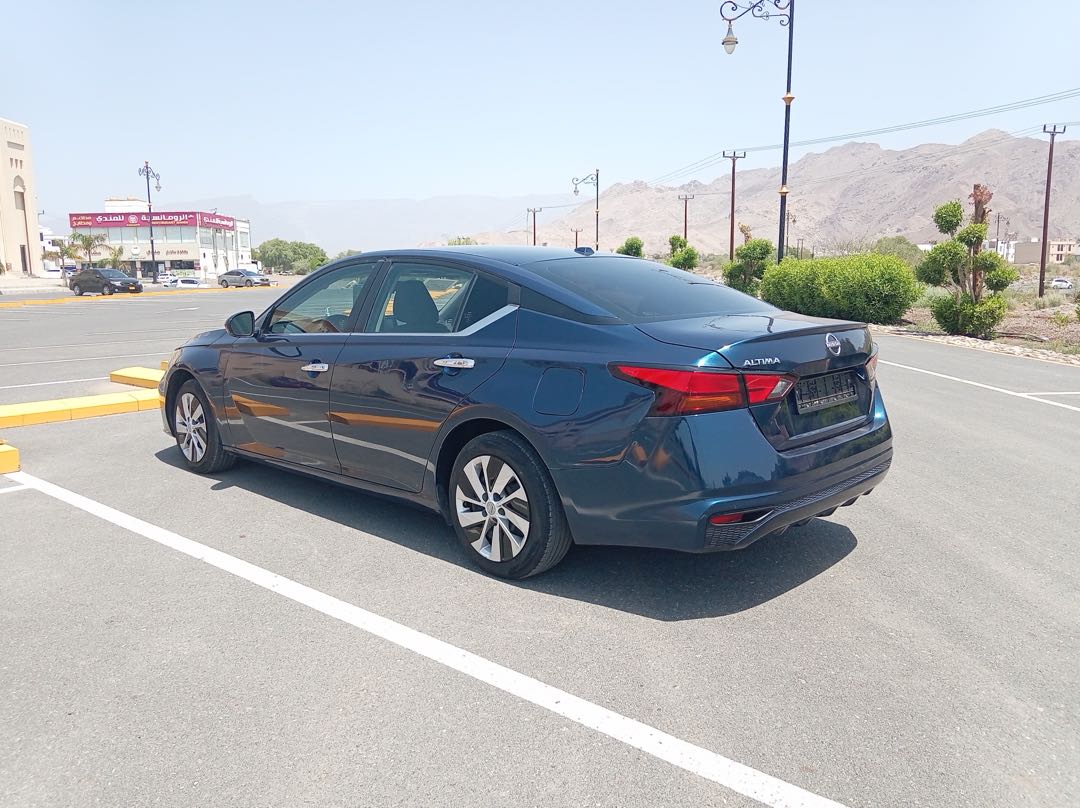 Car Image 2019 NISSAN ALTIMA S