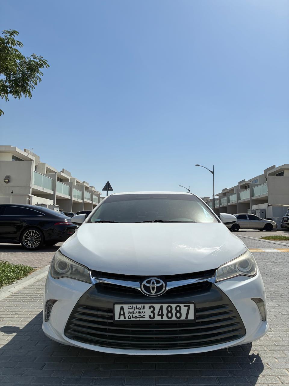 Car Image 2016 TOYOTA CAMRY SE