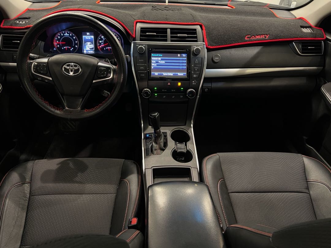 Car Image 2016 TOYOTA CAMRY SE