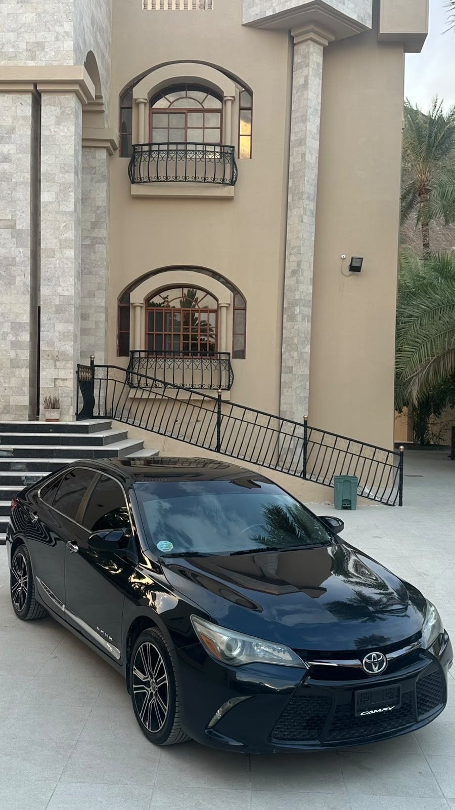Car Image 2016 TOYOTA CAMRY SE