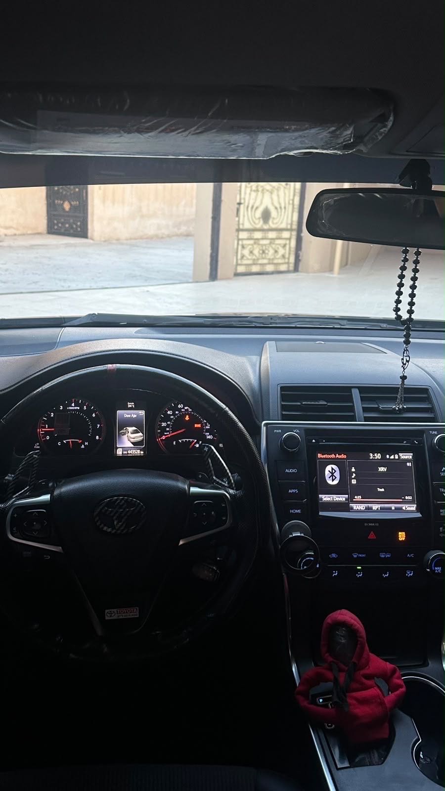 Car Image 2016 TOYOTA CAMRY SE
