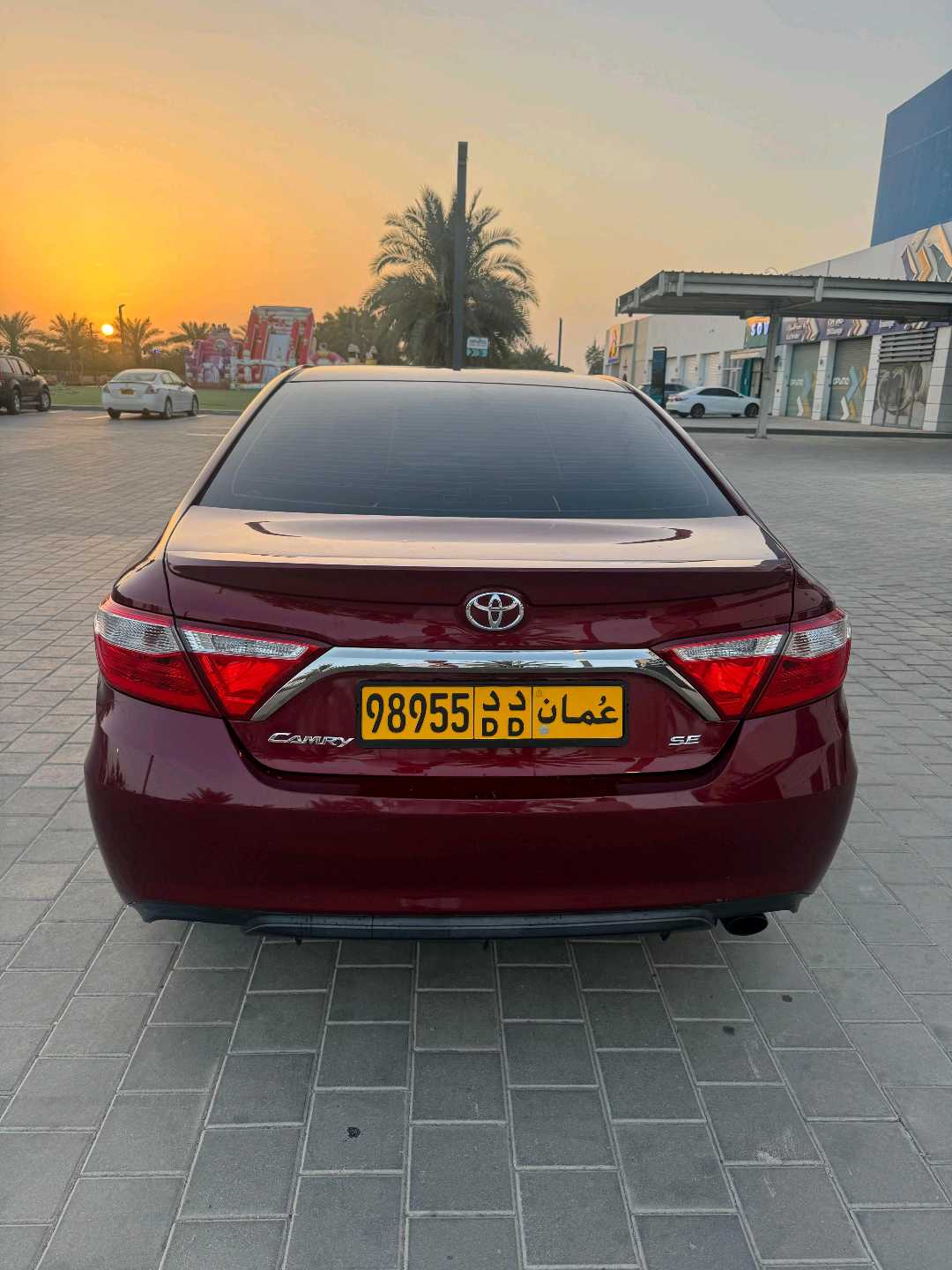 Car Image 2016 TOYOTA CAMRY SE