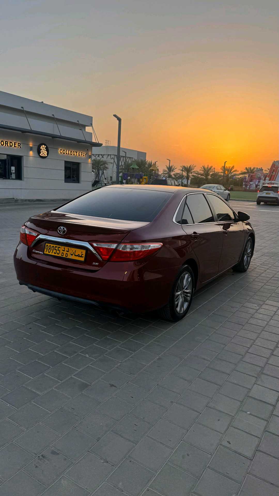 Car Image 2016 TOYOTA CAMRY SE