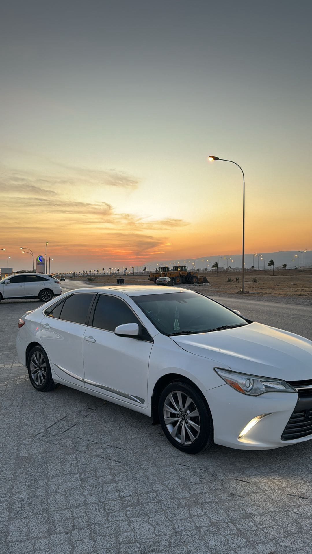 Car Image 2017 TOYOTA CAMRY XLE