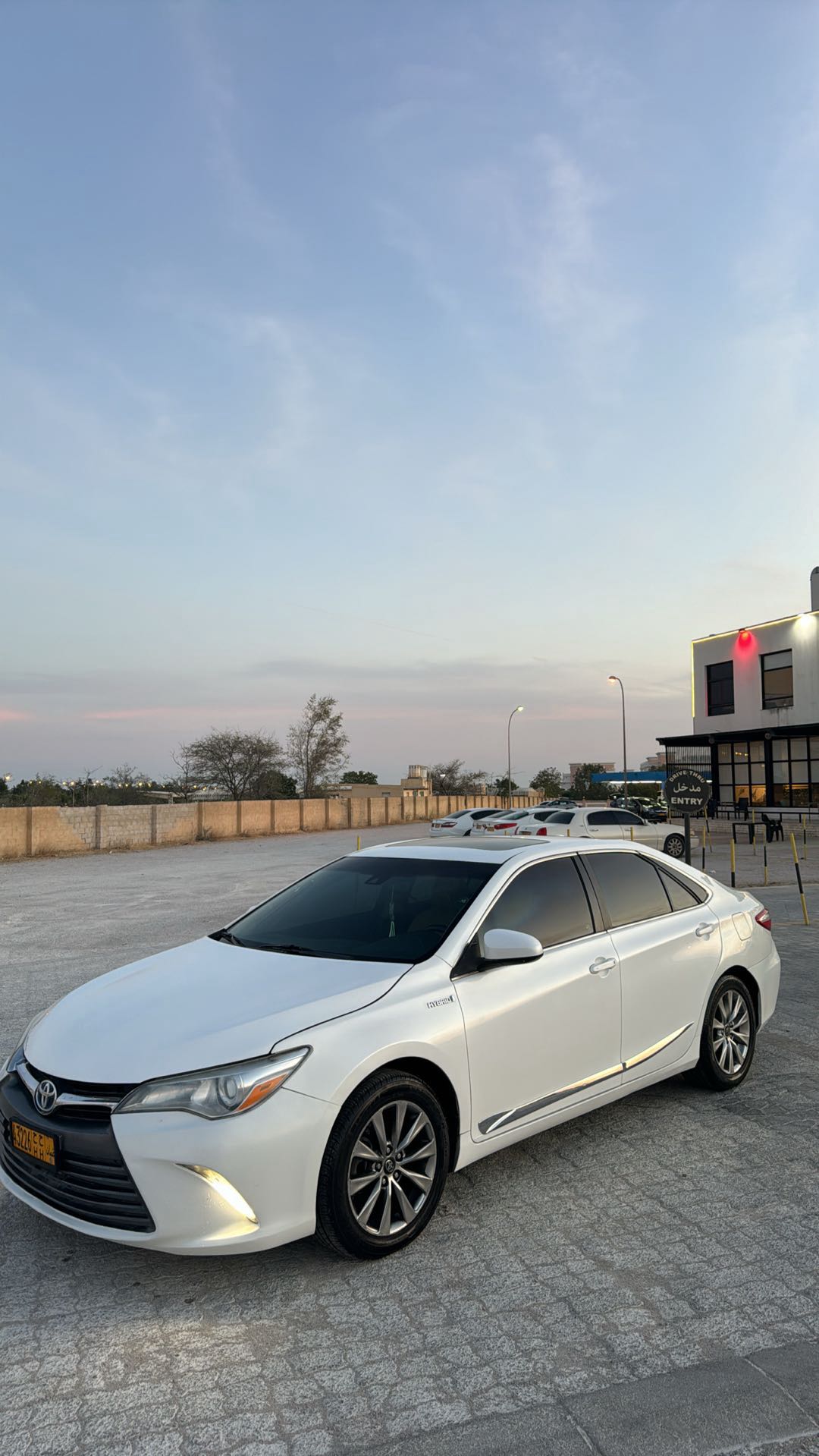 Car Image 2017 TOYOTA CAMRY XLE