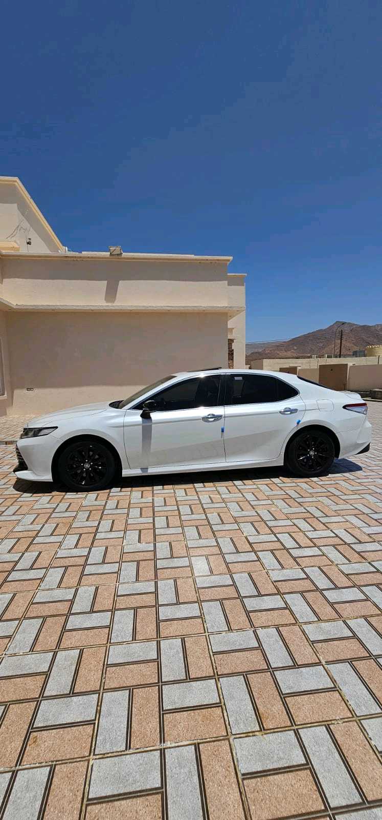 Car Image 2018 TOYOTA CAMRY SE