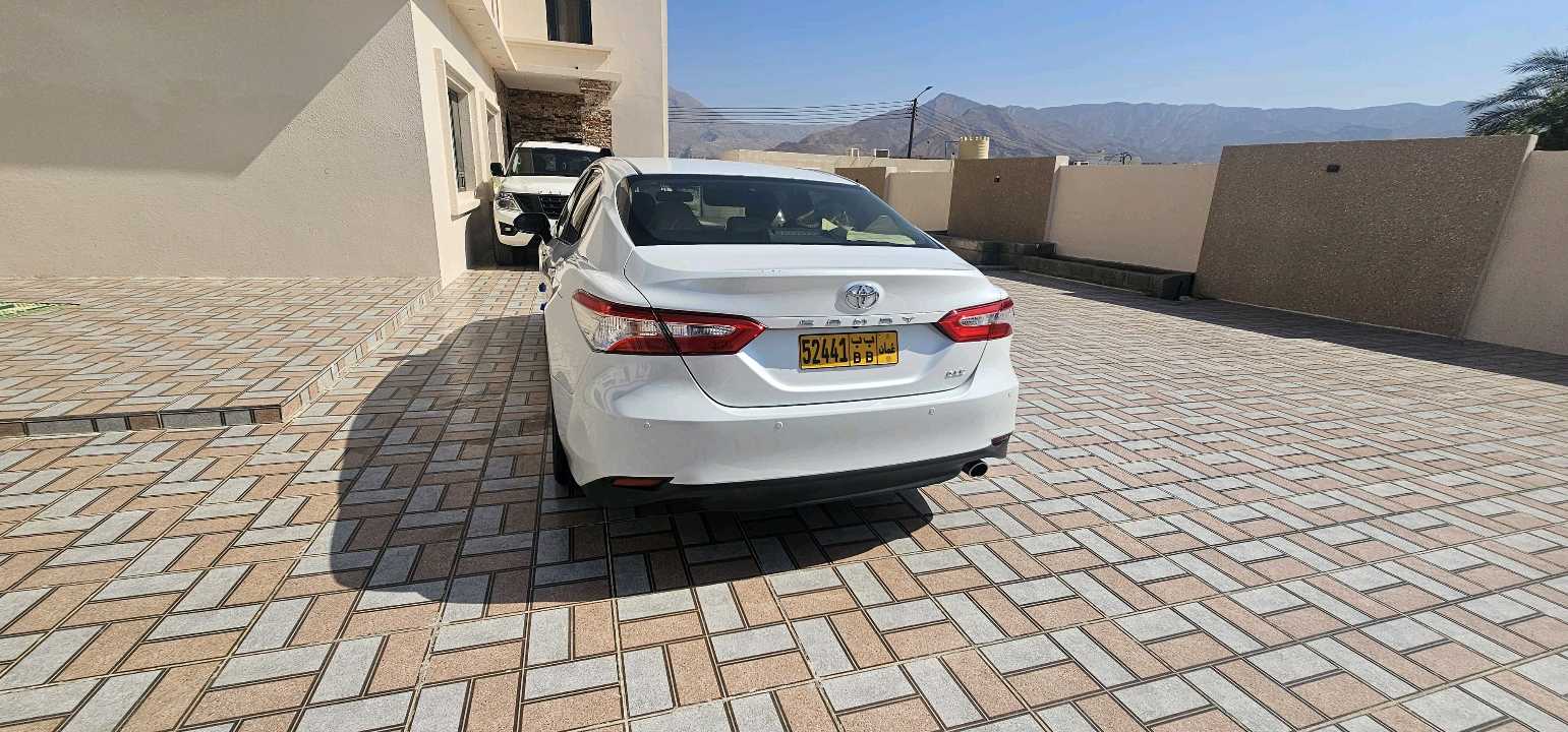 Car Image 2018 TOYOTA CAMRY SE