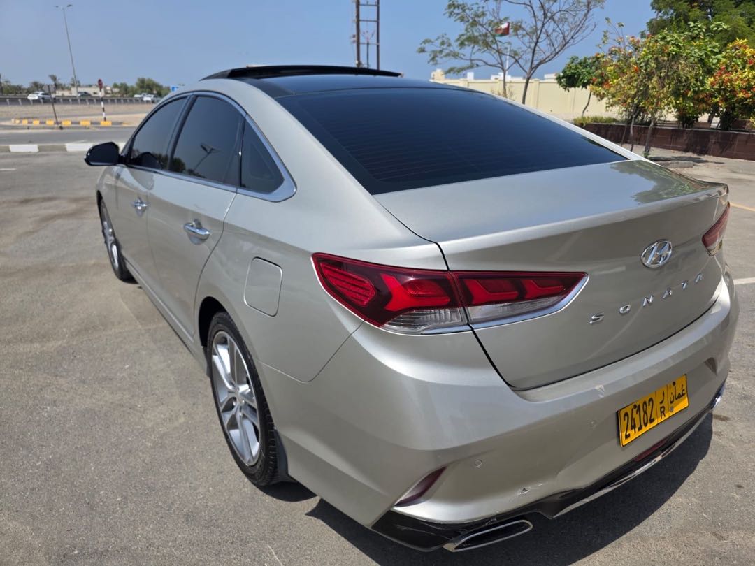 Car Image 2018 HYUNDAI SONATA LIMITED