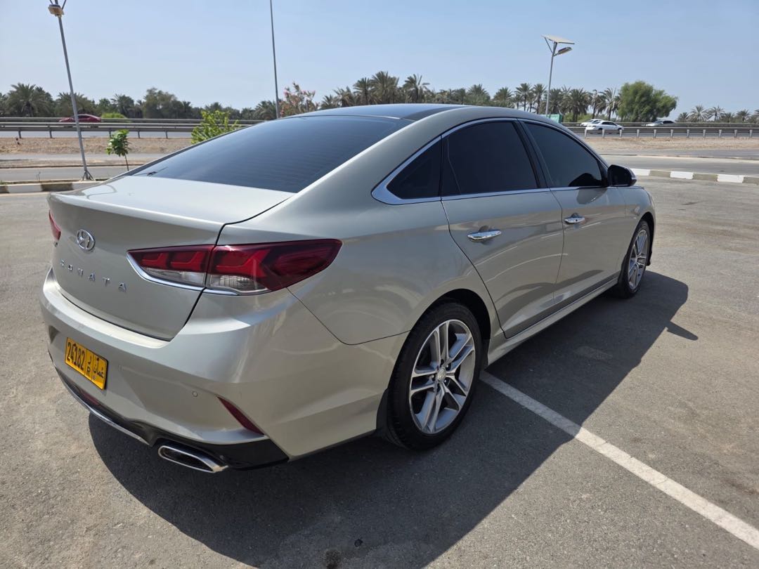 Car Image 2018 HYUNDAI SONATA LIMITED