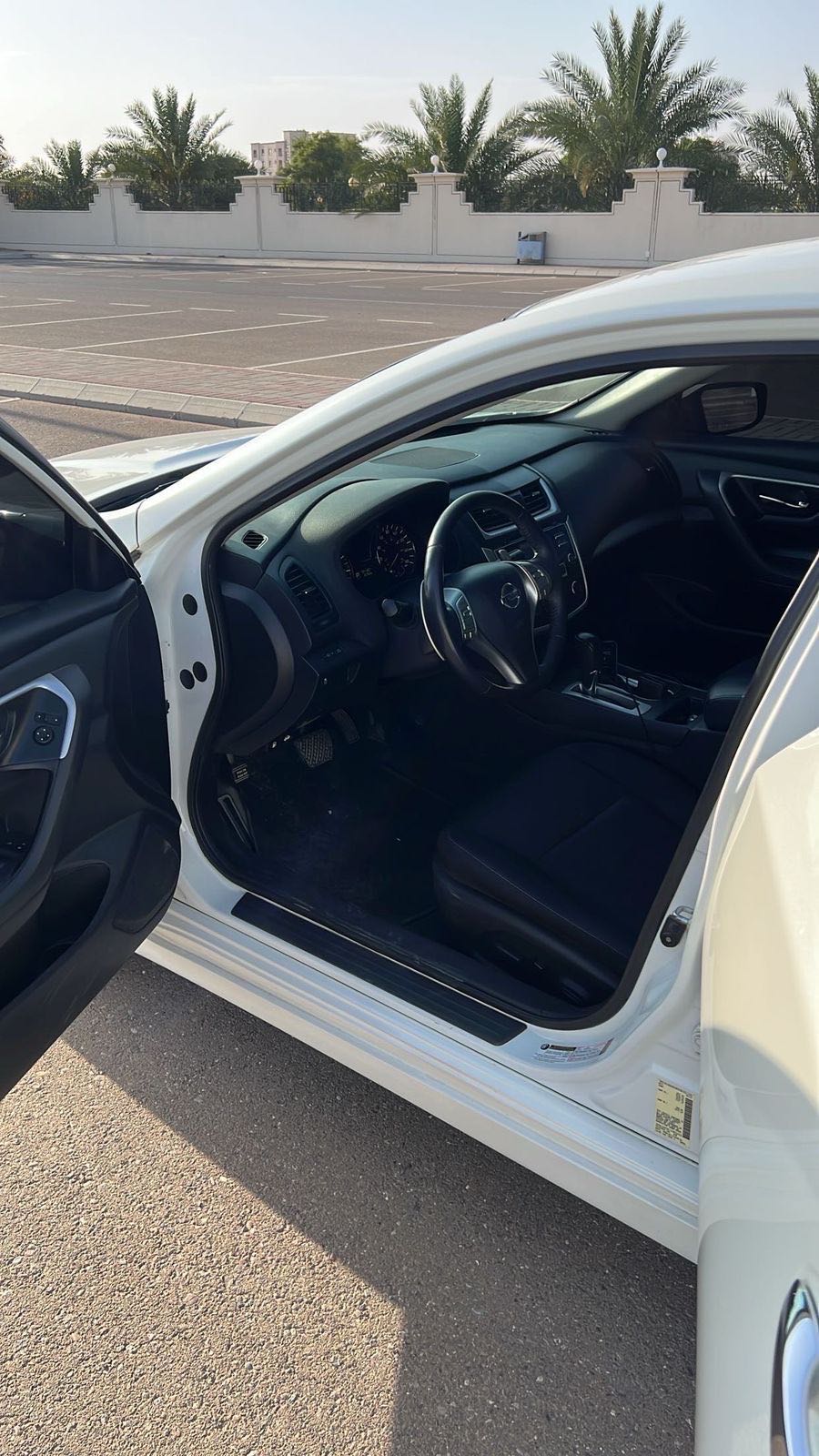 Car Image 2017 NISSAN ALTIMA SR