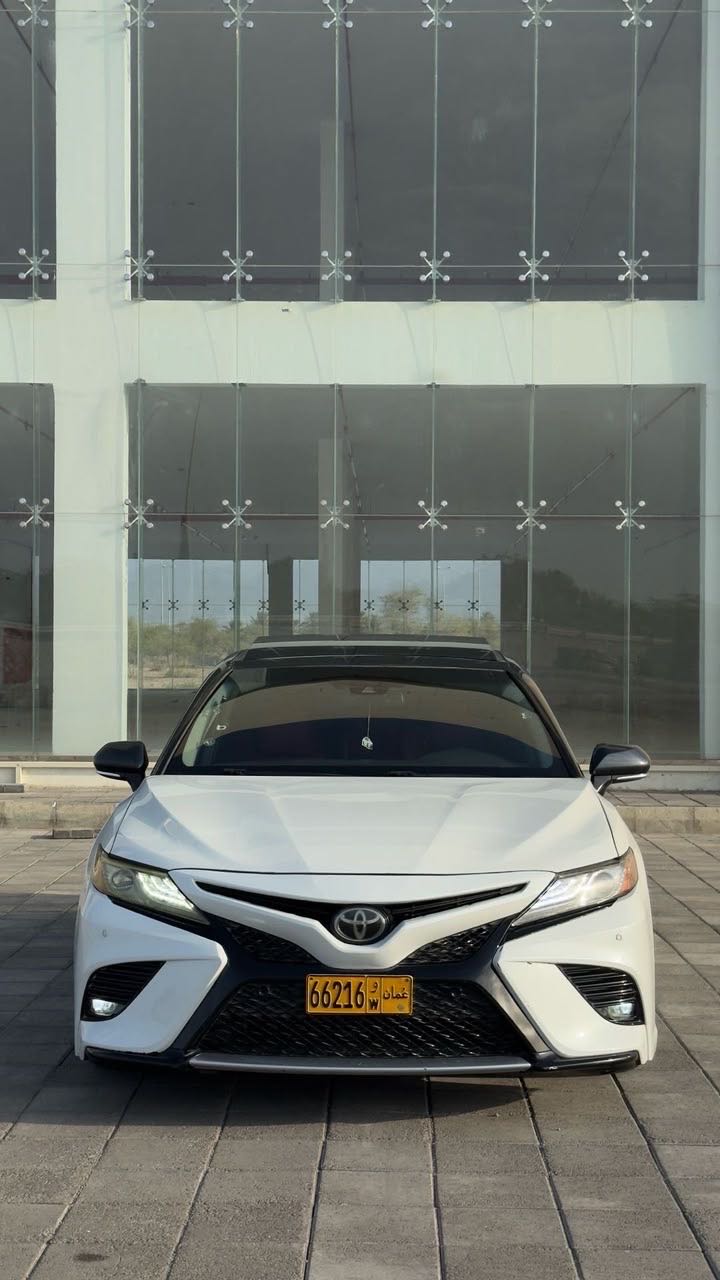 Car Image 2018 TOYOTA CAMRY XSE