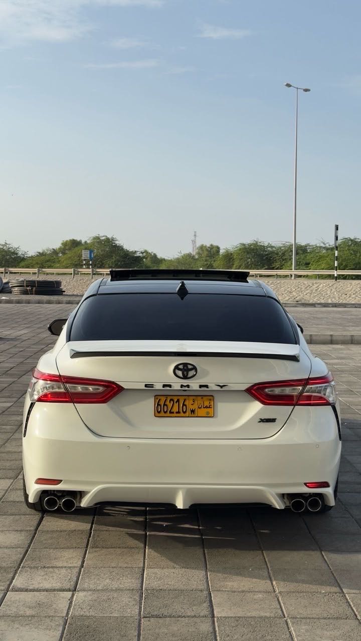 Car Image 2018 TOYOTA CAMRY XSE