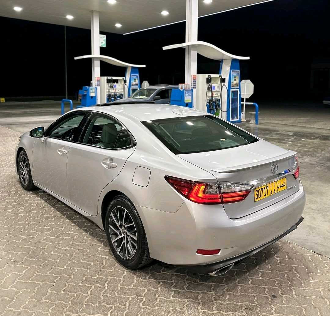 Car Image 2018 LEXUS ES 350